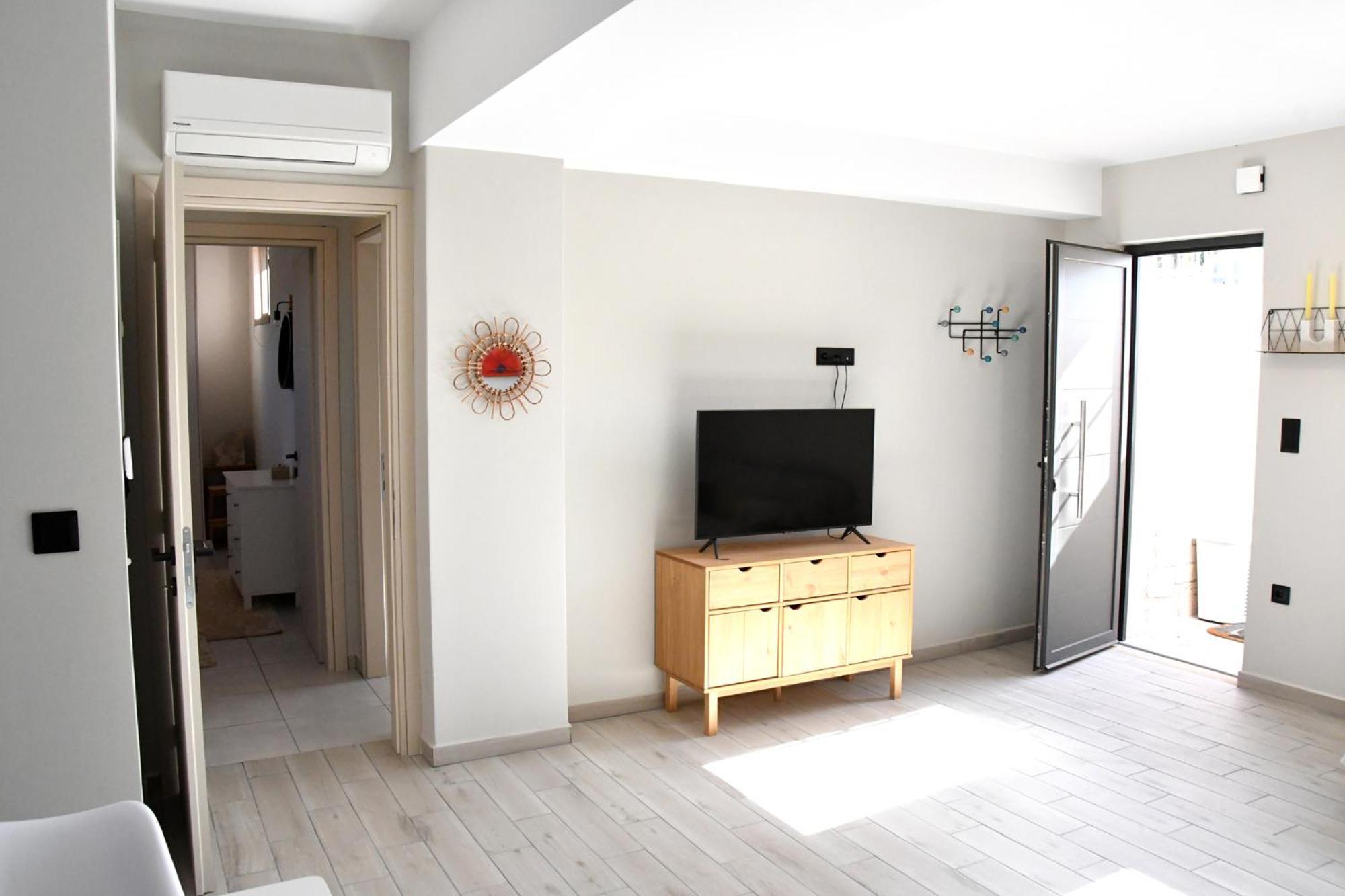 شقة Polles Εlies Cozy Αpartment Aegina المظهر الخارجي الصورة